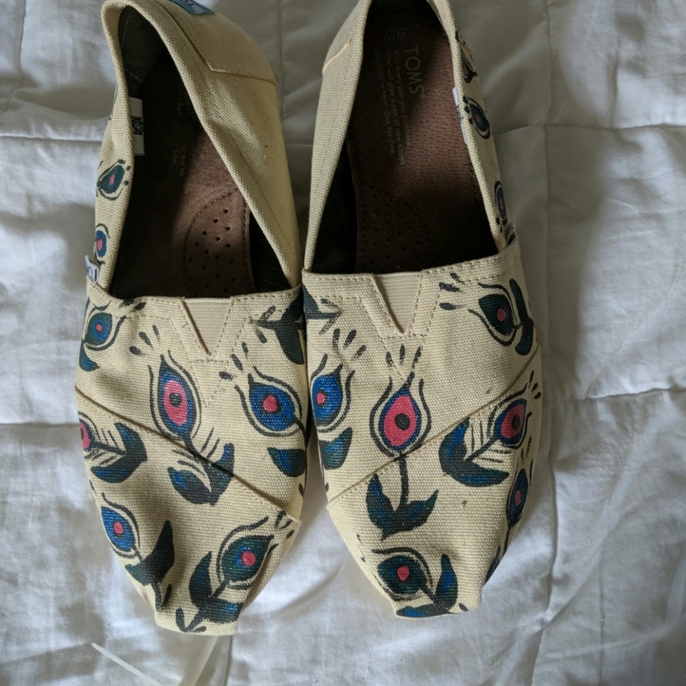 Toms shoes
